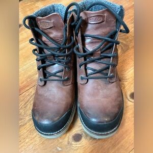Keen Brown insulated Lace Up Boots